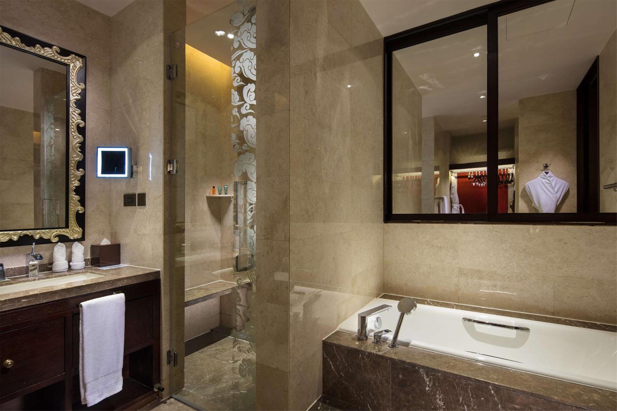 Hilton Linzhi Resort Lâm Tri Ngoại thất bức ảnh