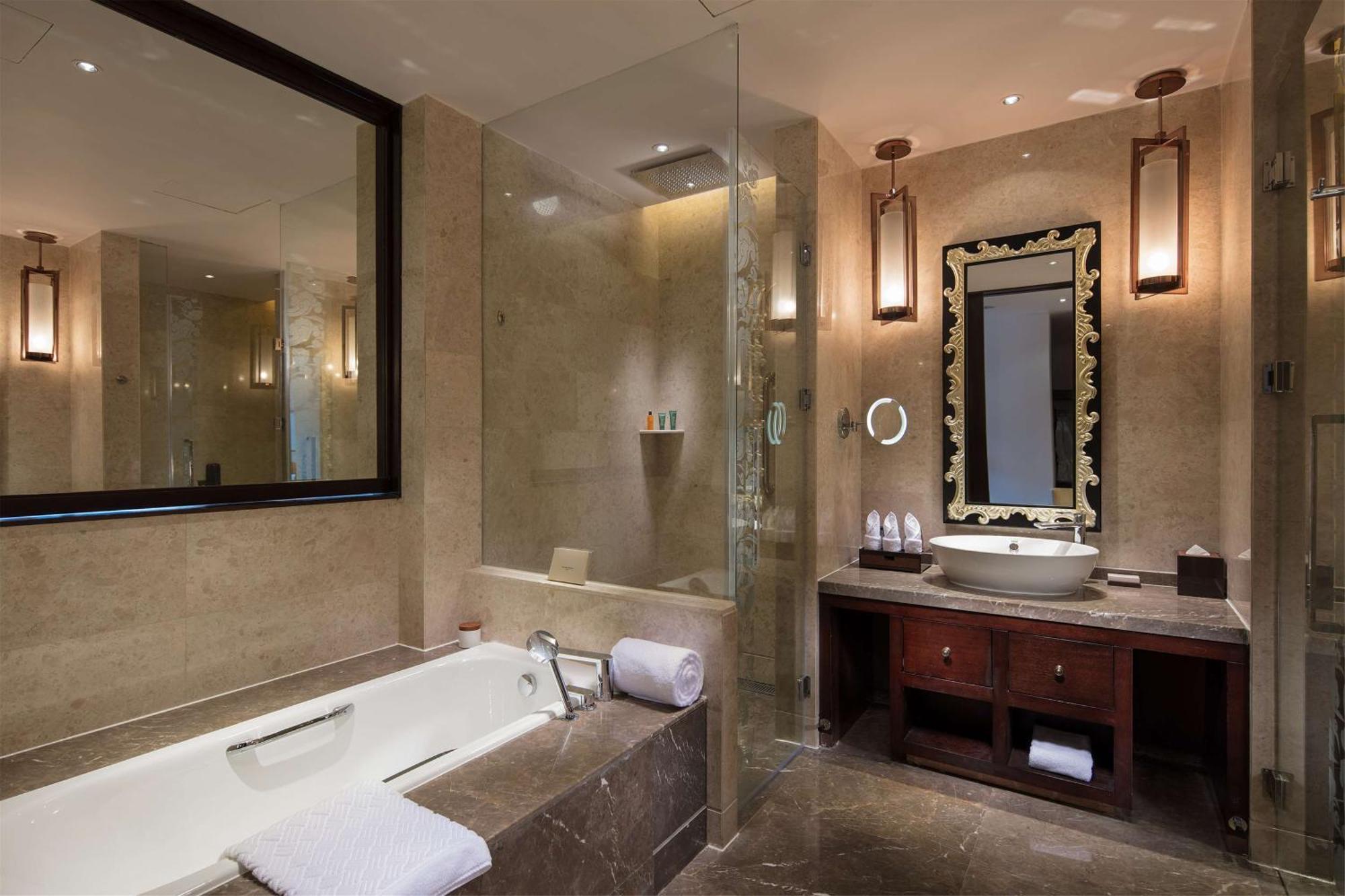 Hilton Linzhi Resort Lâm Tri Ngoại thất bức ảnh