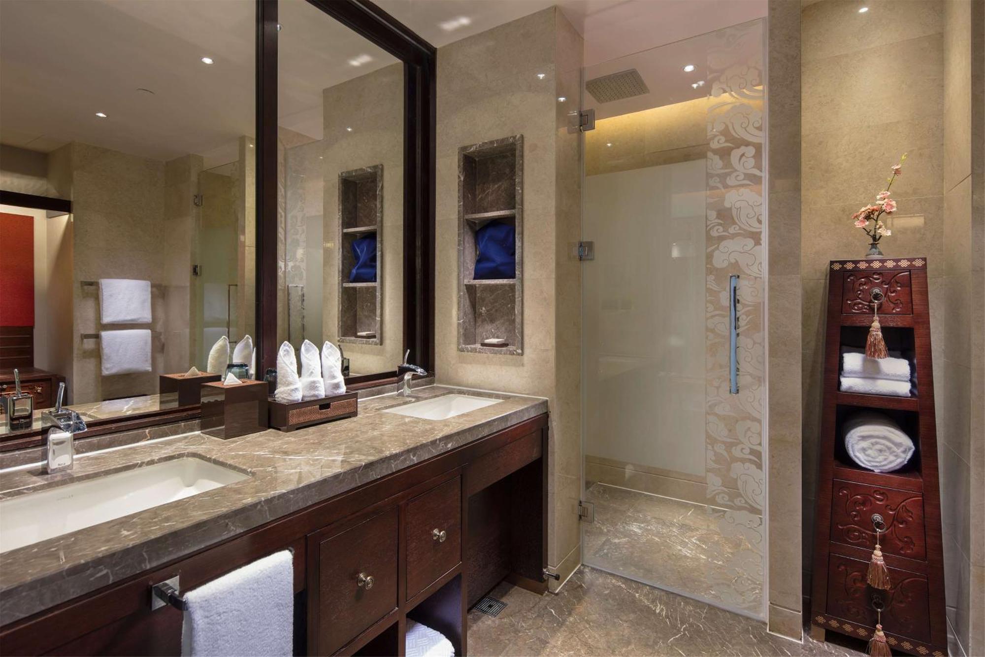 Hilton Linzhi Resort Lâm Tri Ngoại thất bức ảnh