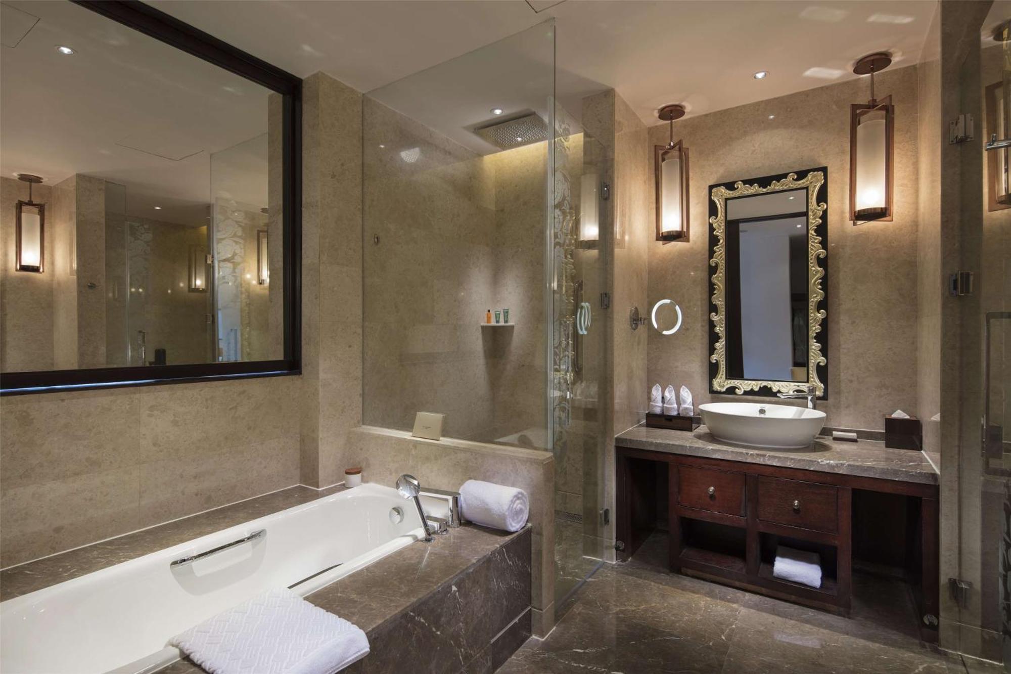Hilton Linzhi Resort Lâm Tri Ngoại thất bức ảnh