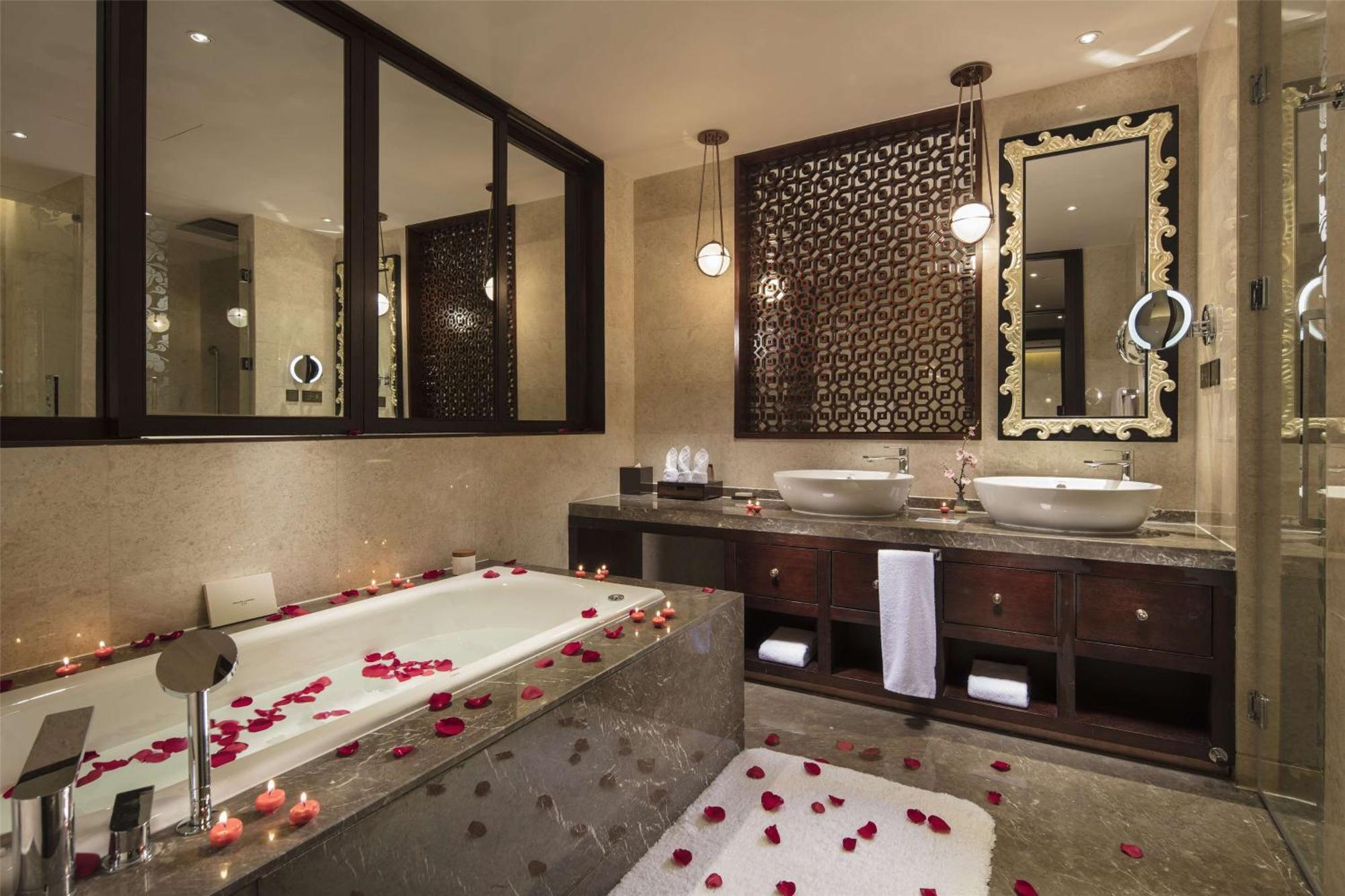 Hilton Linzhi Resort Lâm Tri Ngoại thất bức ảnh