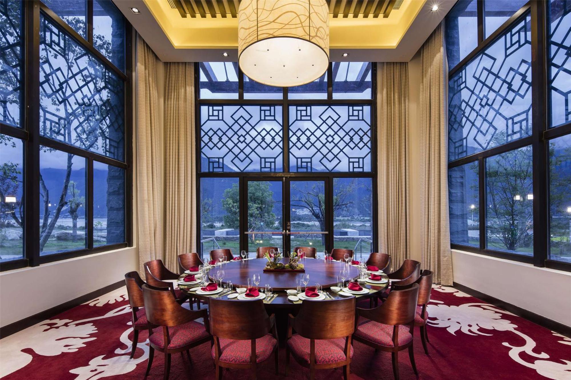 Hilton Linzhi Resort Lâm Tri Ngoại thất bức ảnh
