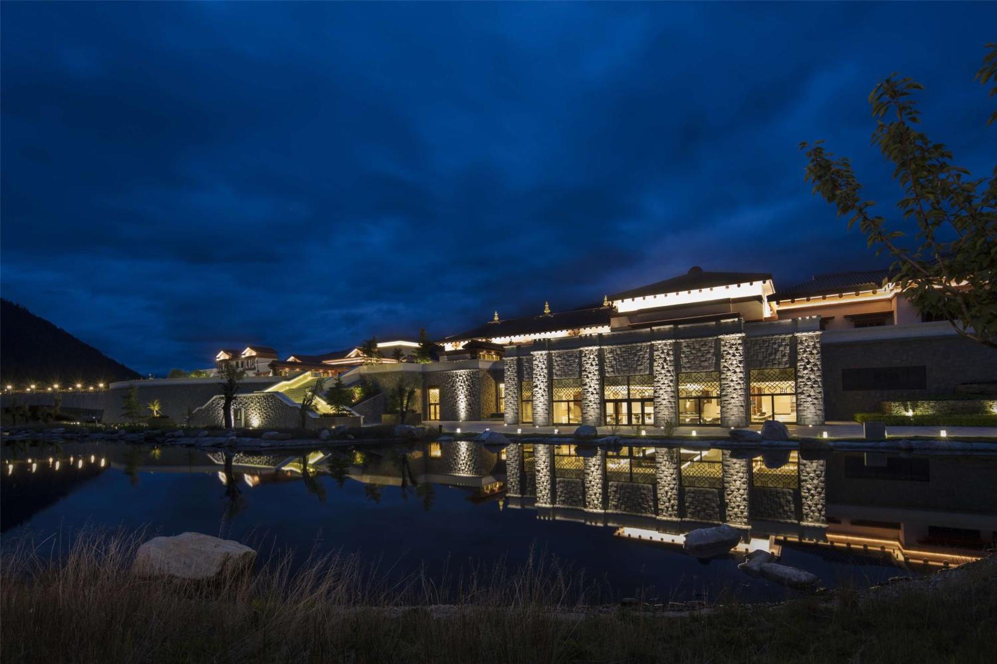 Hilton Linzhi Resort Lâm Tri Ngoại thất bức ảnh