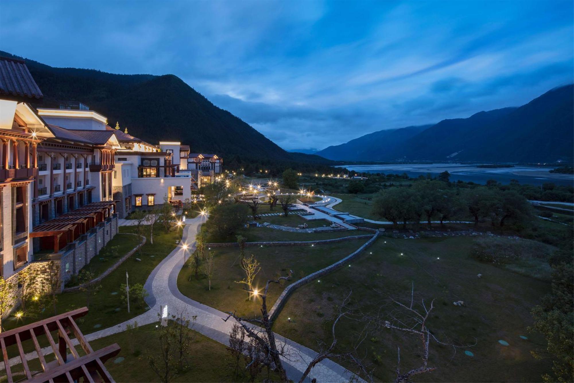 Hilton Linzhi Resort Lâm Tri Ngoại thất bức ảnh